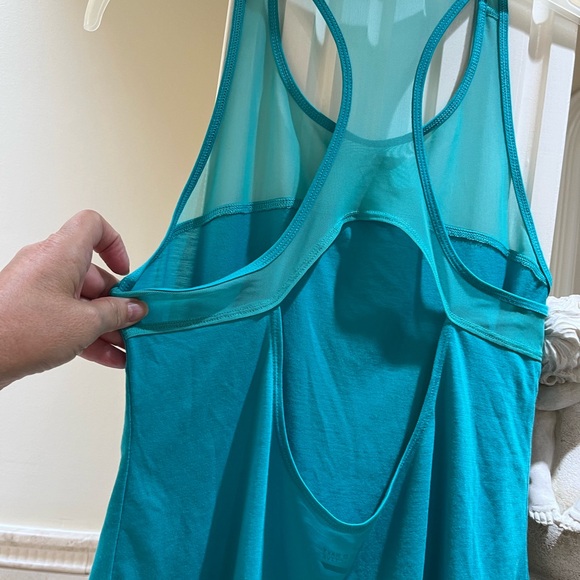 Turquoise tank size S, with sheer netting. - Picture 5 of 7